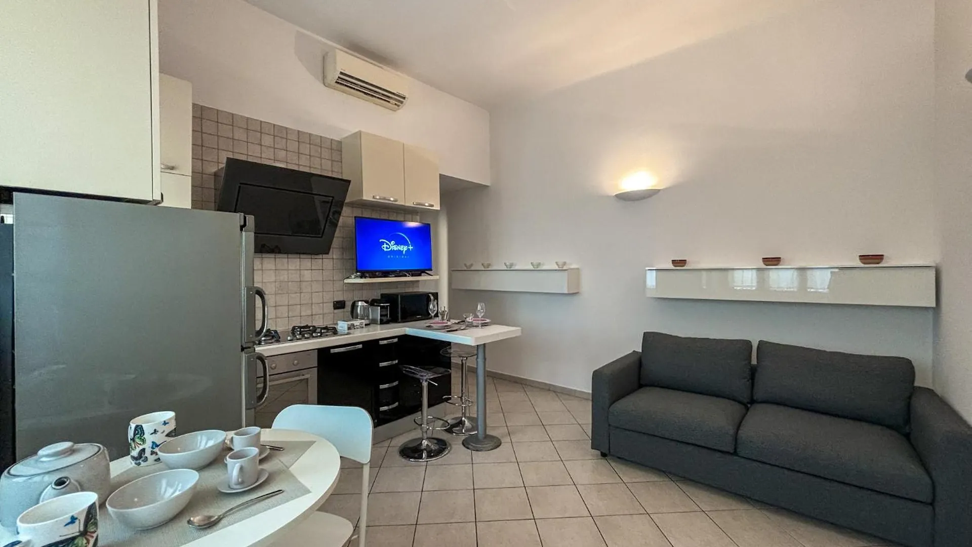 Apartman Appartamenti Nel Cuore Di Via Tortona Milánó