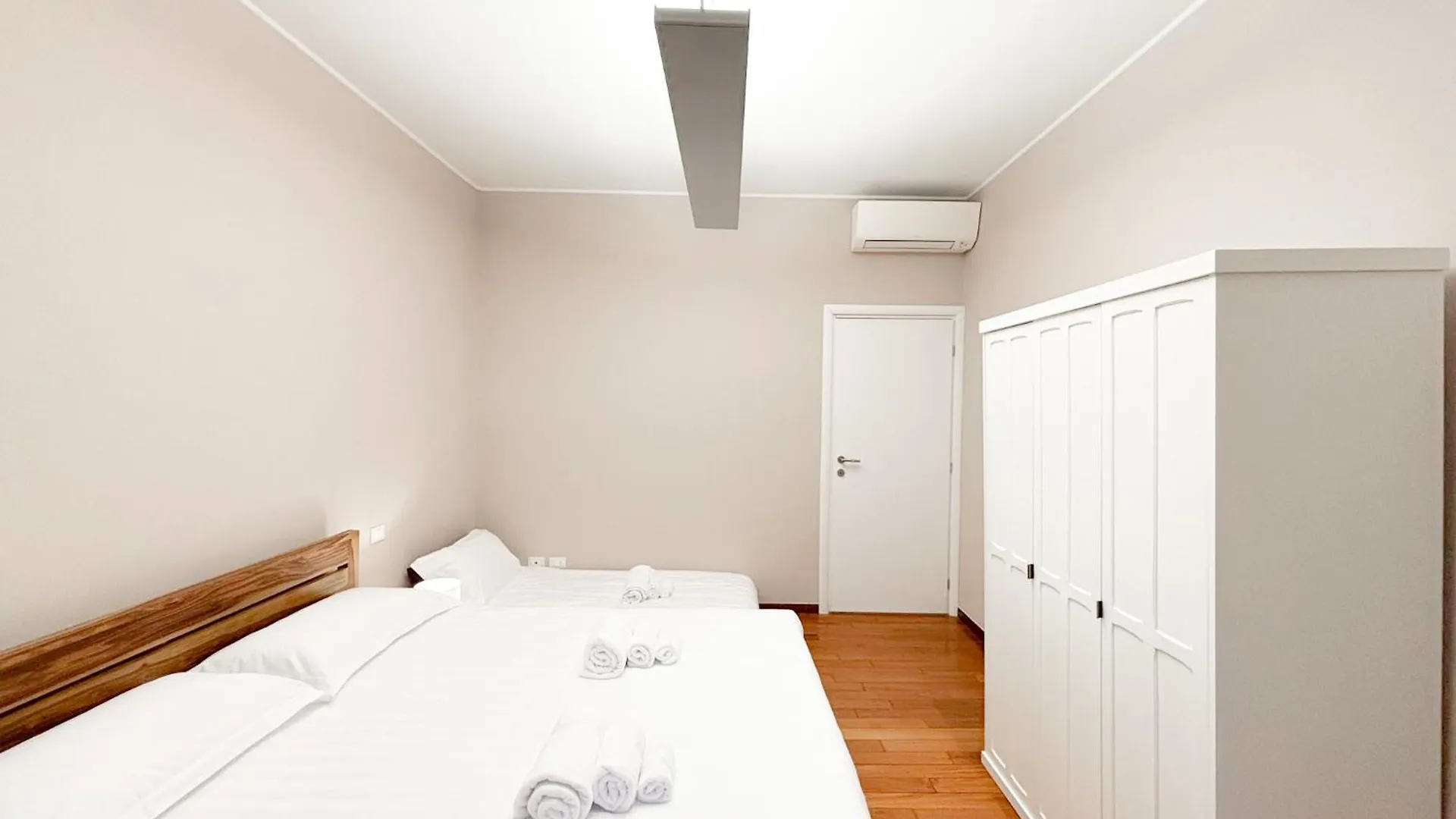 Apartman Appartamenti Nel Cuore Di Via Tortona Milánó