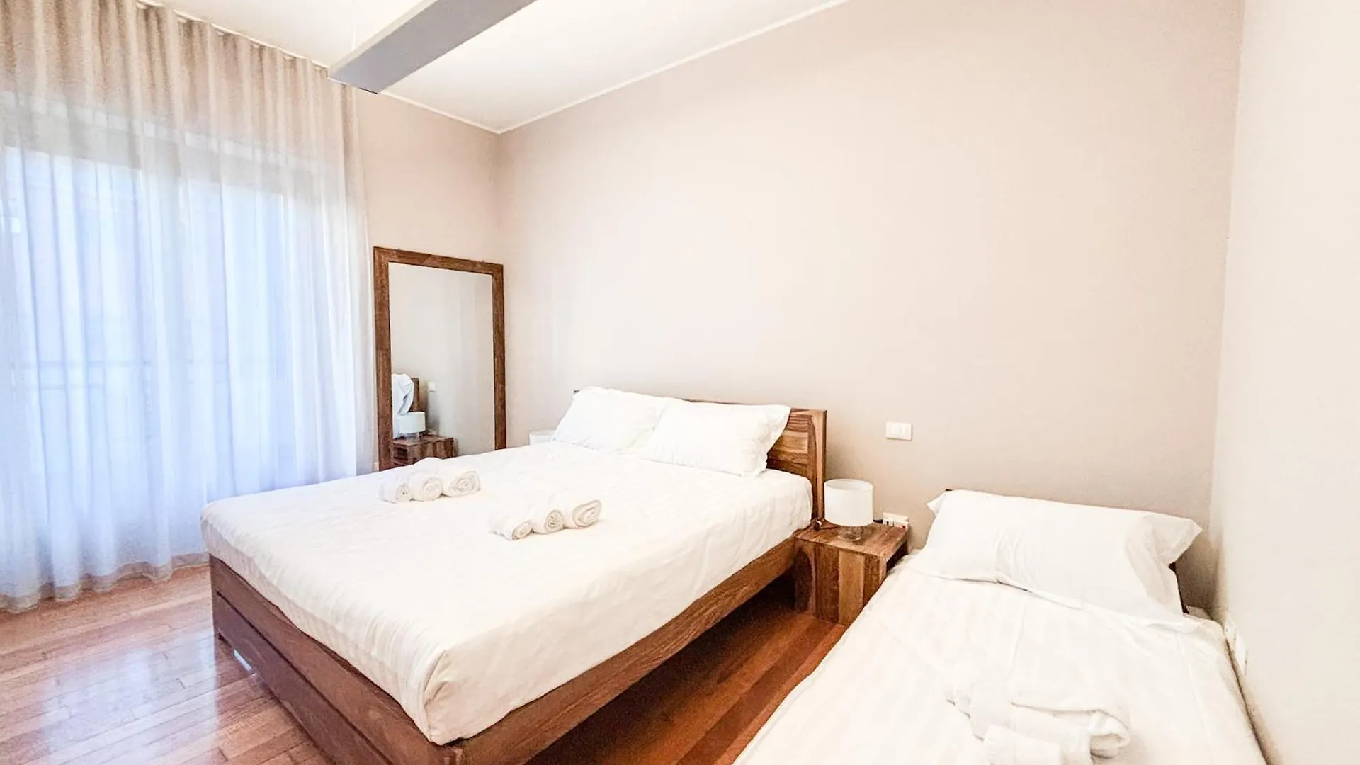 Apartman Appartamenti Nel Cuore Di Via Tortona Milánó Olaszország