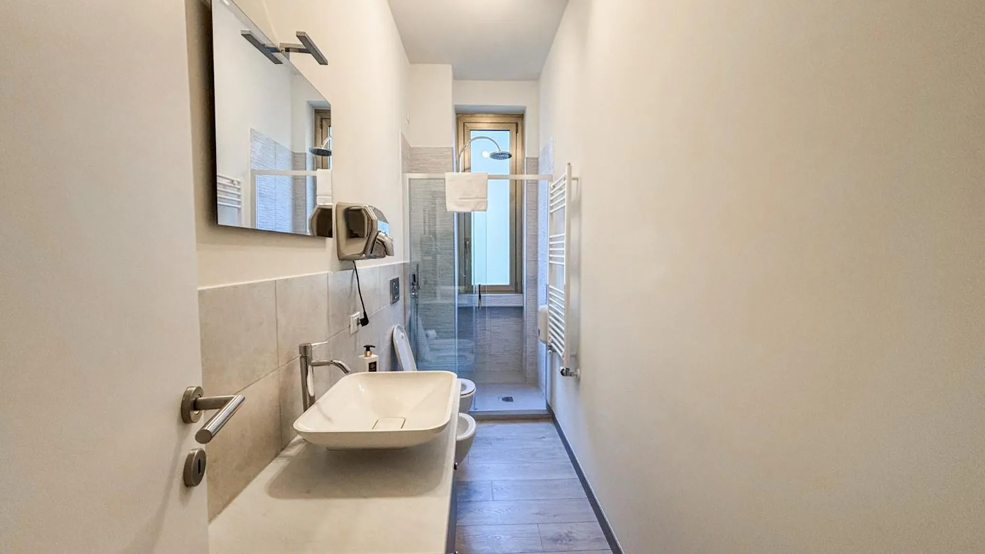 Apartman Appartamenti Nel Cuore Di Via Tortona Milánó