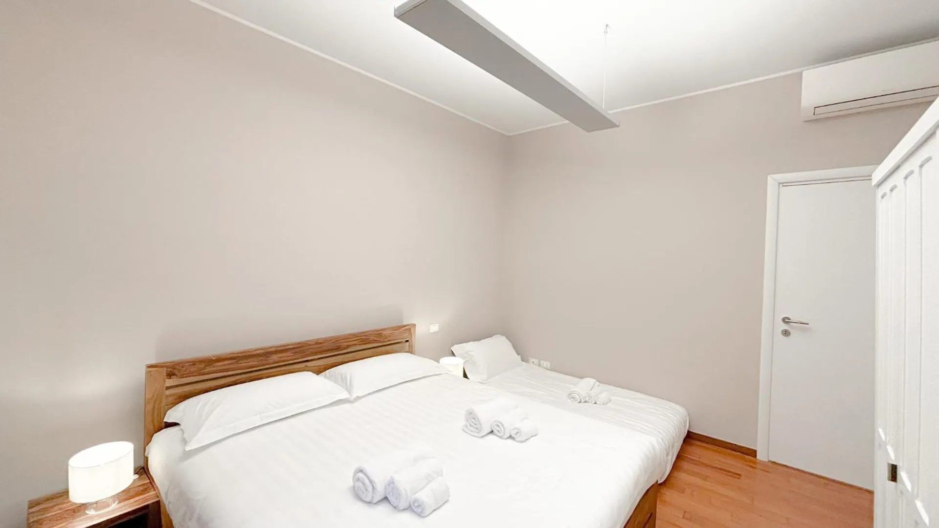 Appartamenti Nel Cuore Di Via Tortona Milánó Apartman
