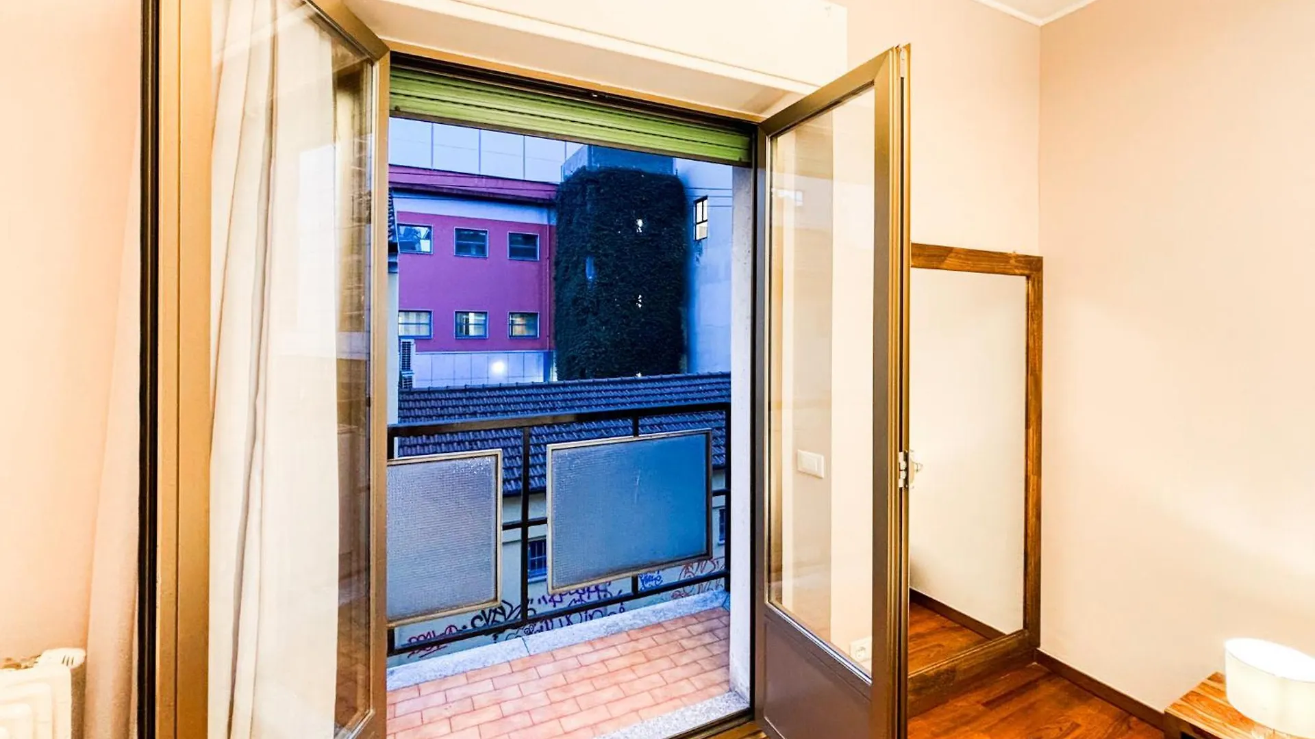 Apartman Appartamenti Nel Cuore Di Via Tortona Milánó
